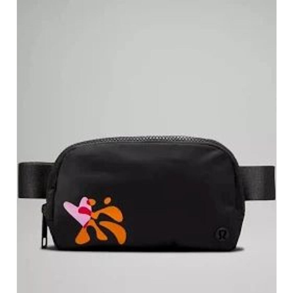 NWT LULULEMON LIMITED EDITION EVERYWHERE BELT BAG *PRIDE 1L - Picture 2 of 6